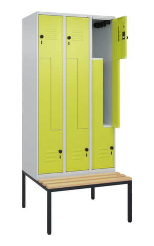 C+P Armoire vestiaire Z Classic Plus avec banc intégré, largeur de compartiment 300 mm  L