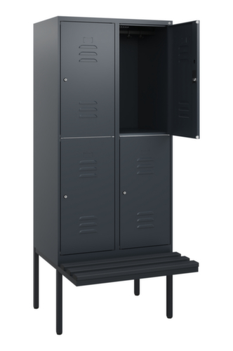 C+P Armoire vestiaire à deux niveaux Classic Plus avec banc, largeur de compartiment 400 mm  L