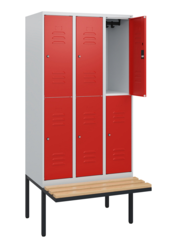 C+P Armoire vestiaire à deux niveaux Classic Plus avec banc, largeur de compartiment 300 mm  L