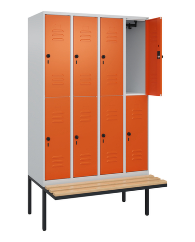 C+P Armoire vestiaire à deux niveaux Classic Plus avec banc, largeur de compartiment 300 mm  L