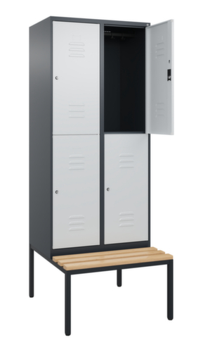 C+P Armoire vestiaire à deux niveaux Classic Plus avec banc, largeur de compartiment 400 mm  L