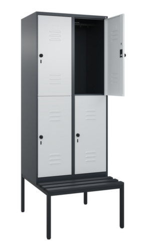 C+P Armoire vestiaire à deux niveaux Classic Plus avec banc, largeur de compartiment 400 mm  L