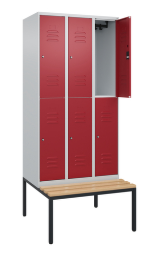 C+P Armoire vestiaire à deux niveaux Classic Plus avec banc, largeur de compartiment 300 mm  L