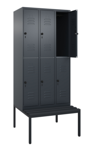 C+P Armoire vestiaire à deux niveaux Classic Plus avec banc, largeur de compartiment 300 mm  L