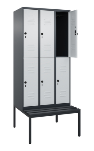 C+P Armoire vestiaire à deux niveaux Classic Plus avec banc, largeur de compartiment 300 mm  L