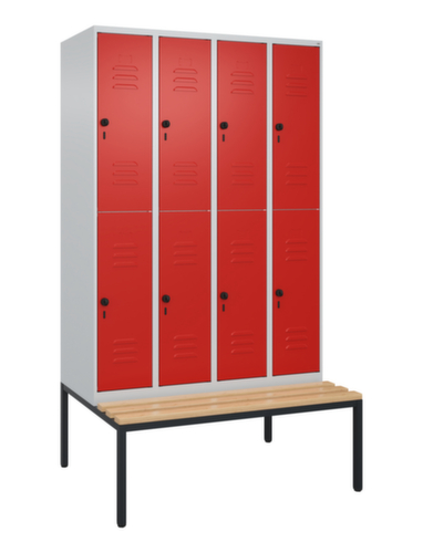 C+P Armoire vestiaire à deux niveaux Classic Plus avec banc, largeur de compartiment 300 mm