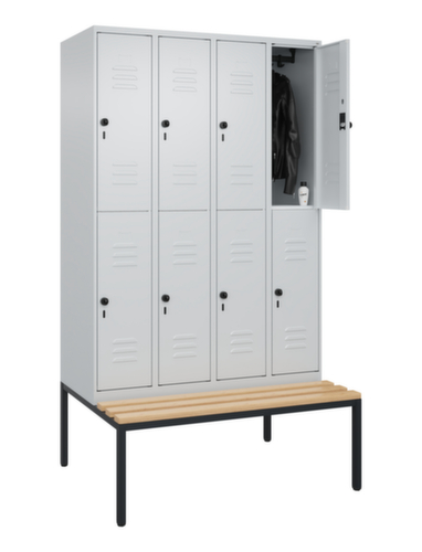 C+P Armoire vestiaire à deux niveaux Classic Plus avec banc, largeur de compartiment 300 mm  L