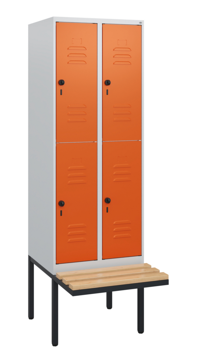 C+P Armoire vestiaire à deux niveaux Classic Plus avec banc, largeur de compartiment 300 mm