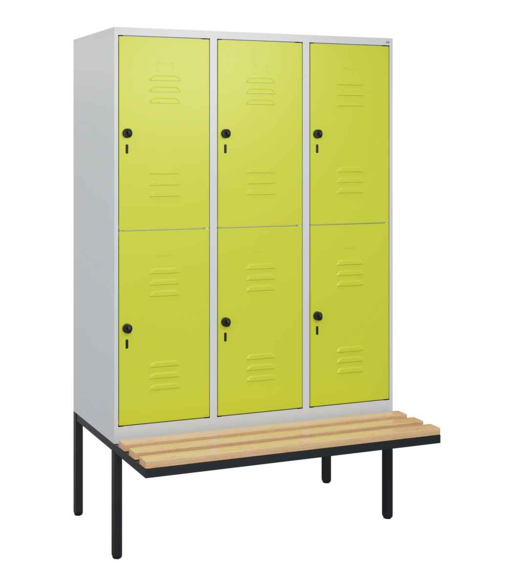 C+P Armoire vestiaire à deux niveaux Classic Plus avec banc, largeur de compartiment 400 mm