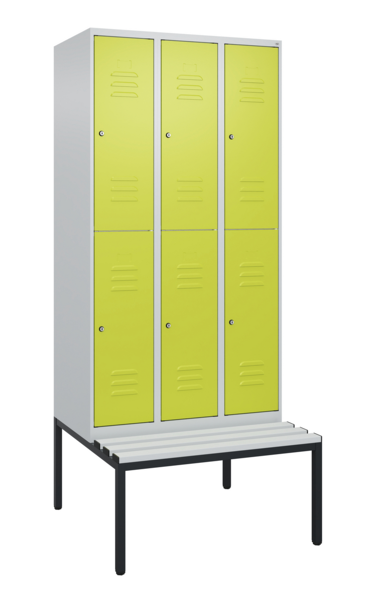 C+P Armoire vestiaire à deux niveaux Classic Plus avec banc, largeur de compartiment 300 mm