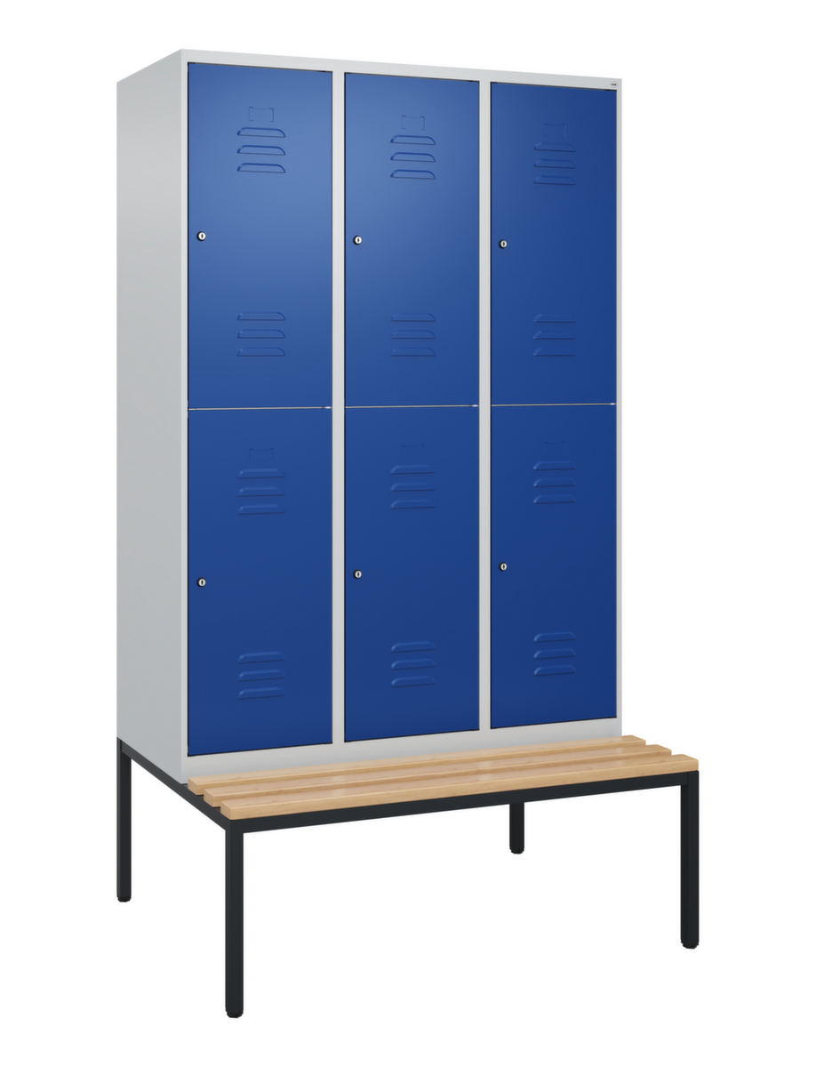 C+P Armoire vestiaire à deux niveaux Classic Plus avec banc, largeur de compartiment 400 mm